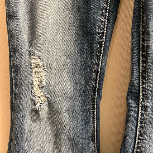 Maurice’s Women’s Edgely Distressed Blue High Rise Flare Jeans Size 2 - Picture 8 of 13